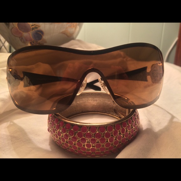 CHANEL SUNGLASSES - Picture 3 of 8